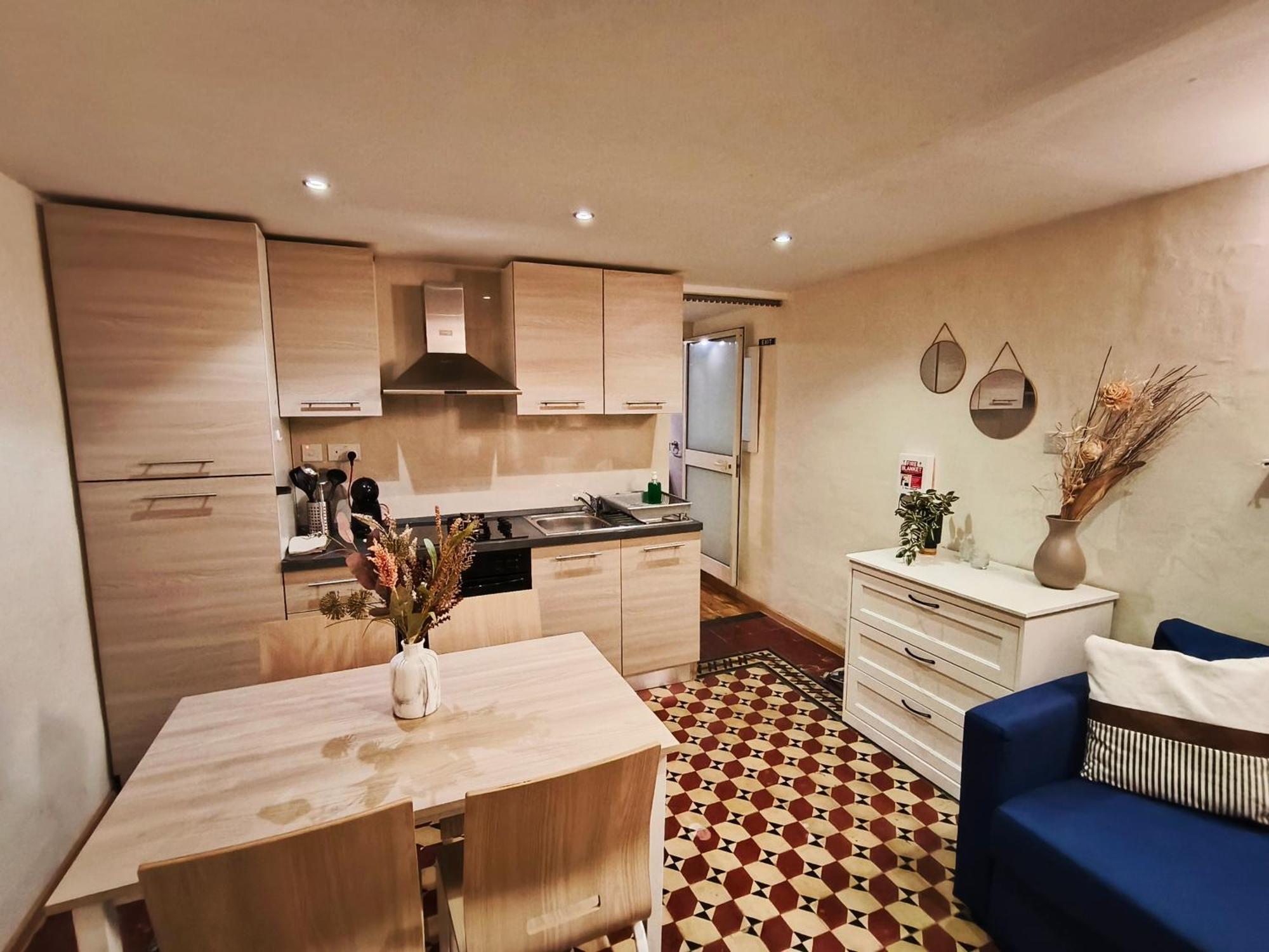 Apartamento Charming Duplex House, Cinema Room, Centre La Valeta