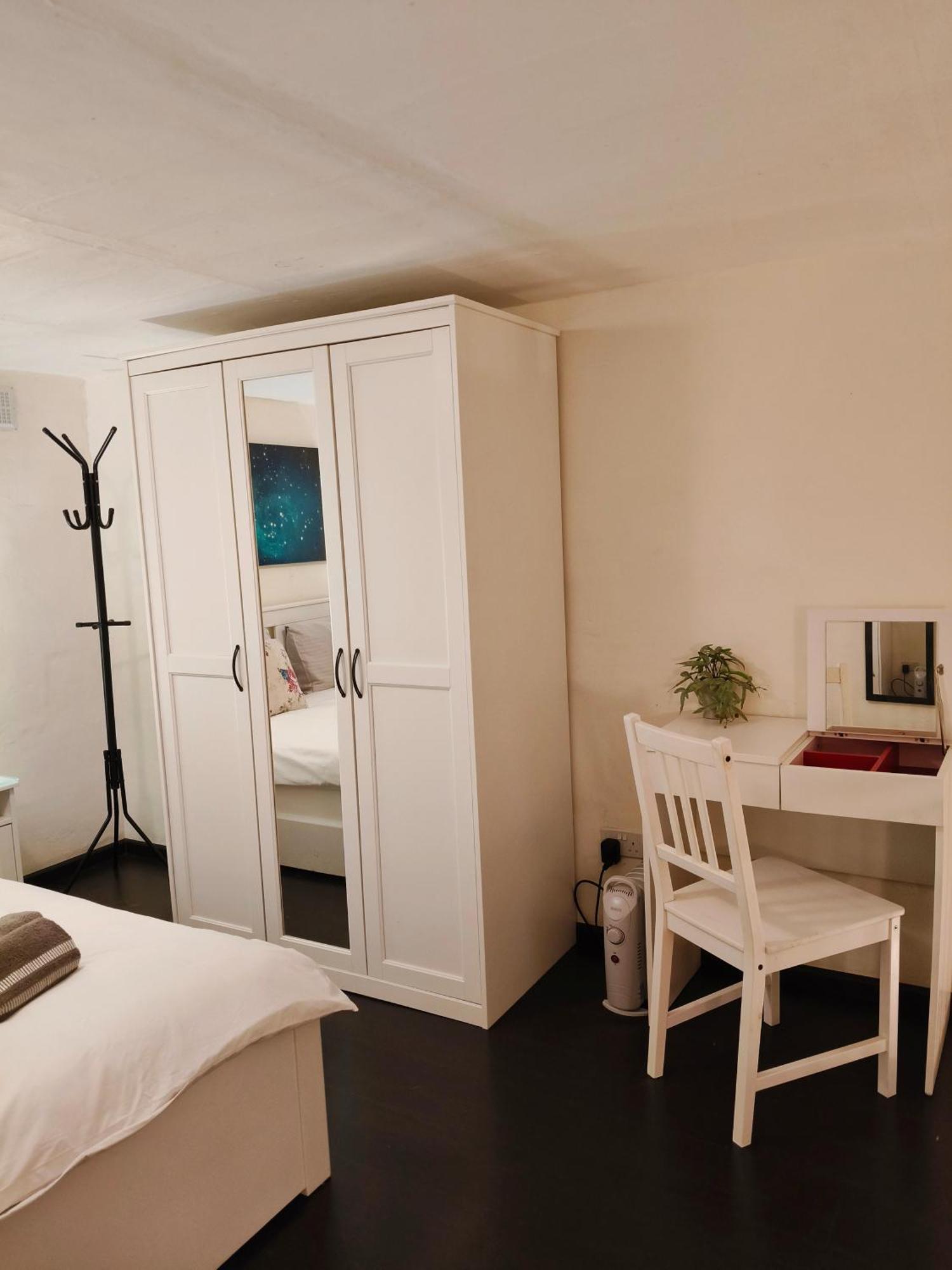 Charming Duplex House, Cinema Room, Centre Apartamento *