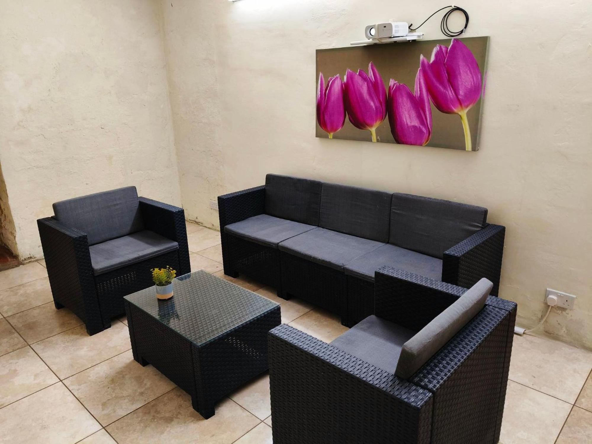 Charming Duplex House, Cinema Room, Centre *